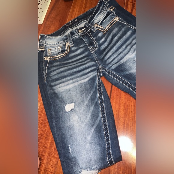 Miss Me jeans in size 25. They are mid-rise straight. - Picture 6 of 6